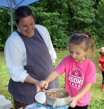 Making Applesauce
